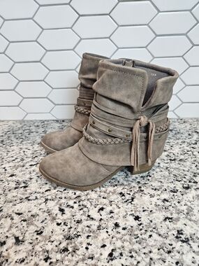 Jellypop Taupe Braided Western Boho Ankle Booties Size 7.5
